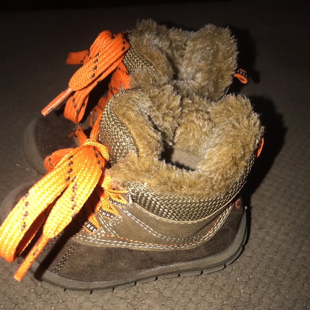 Toddler OshKosh boots size 5